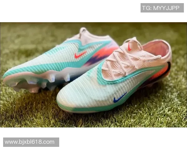 足球明星私下的鞋子选择揭秘时尚与舒适的完美结合