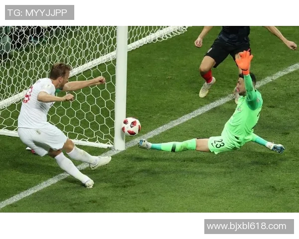 足球明星精彩正脚背射门集锦视频展现绝妙技巧与力量的完美结合